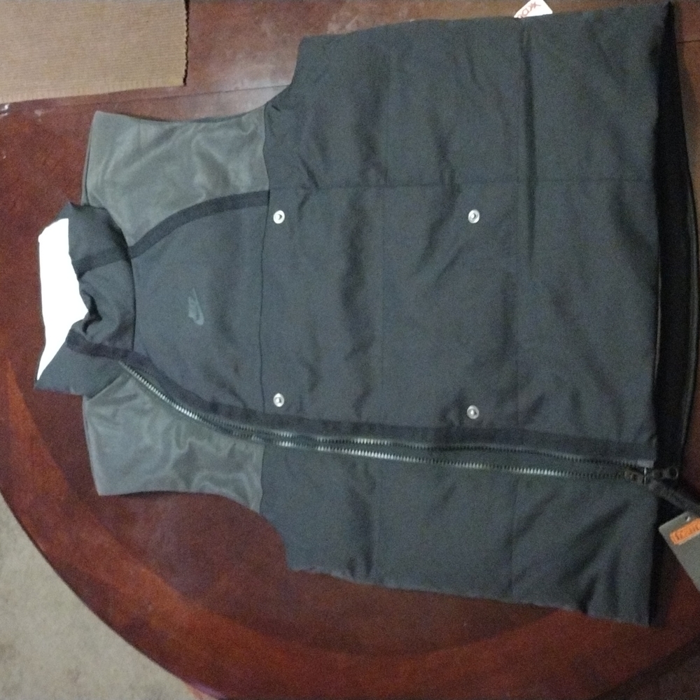 Nike therma vest